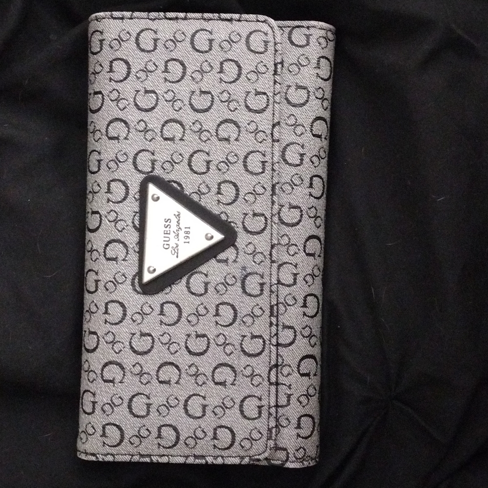 Like new Guess wallet
